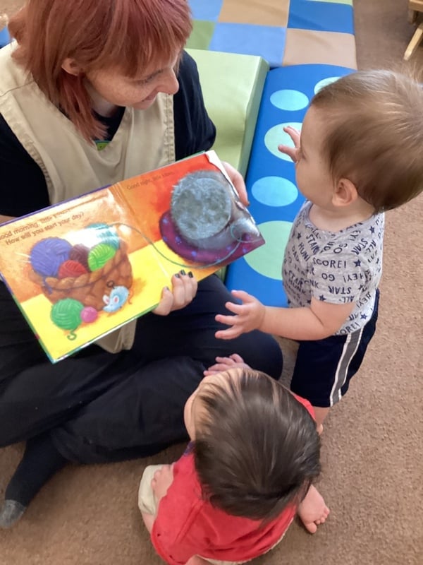 Primrose School of Hixson daycare classroom reading books 