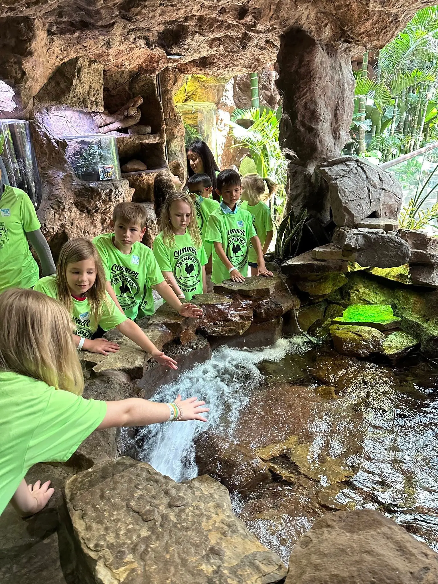 Senior Explorers at aquarium