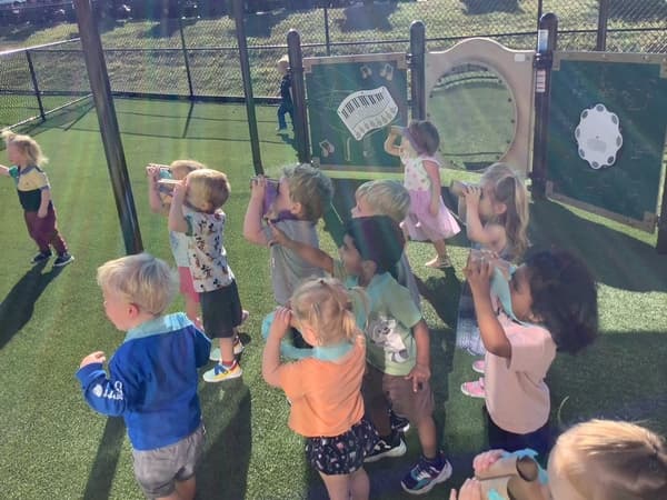 Early Preschool Outside