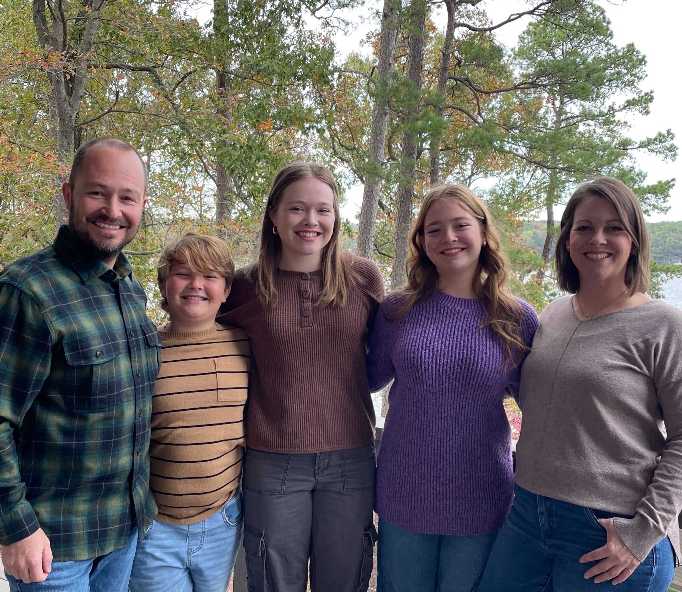 Picture of Frank and Erin Lundie with family