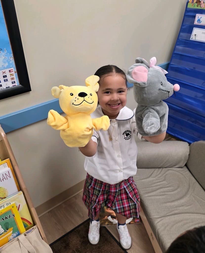girl with puppets