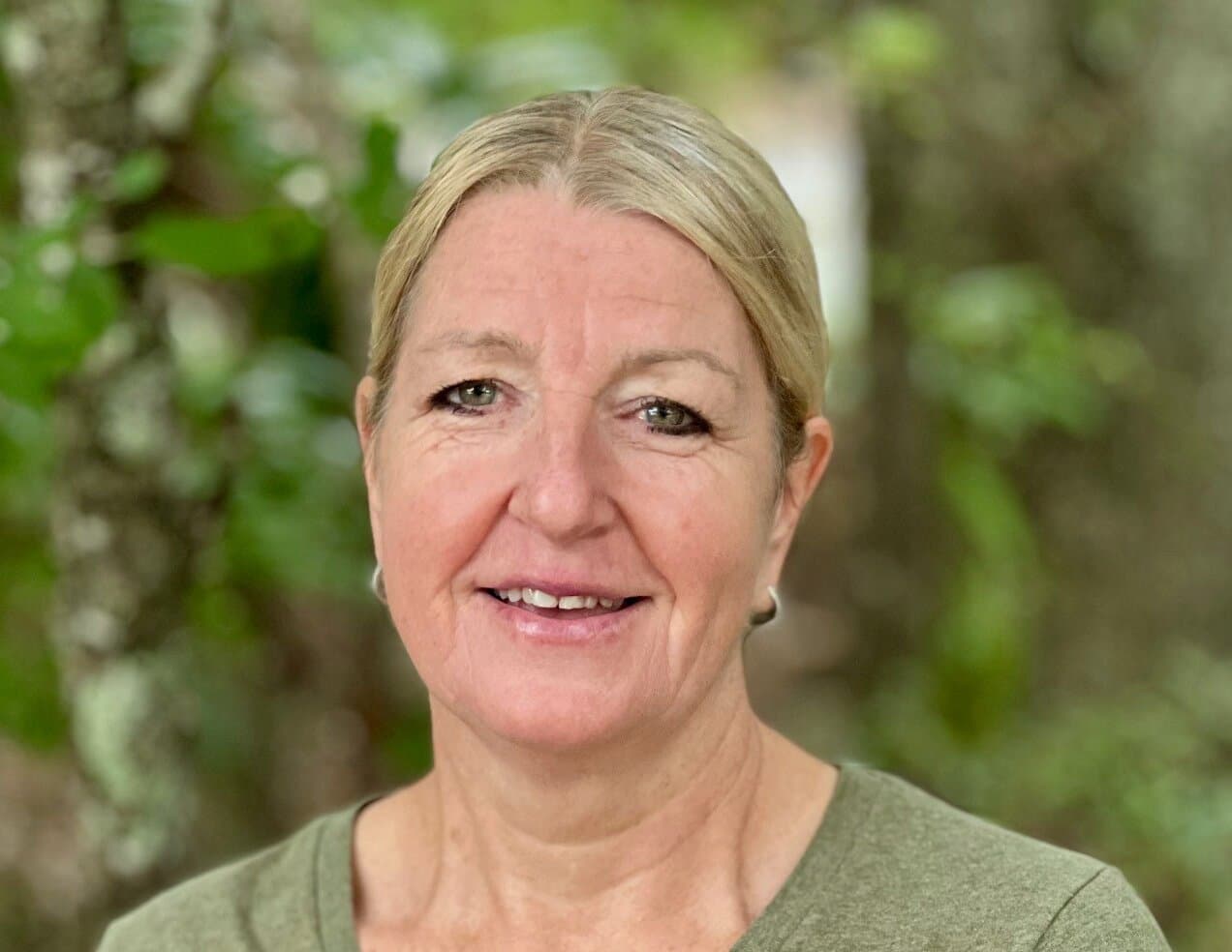 Ms. Julia Grant