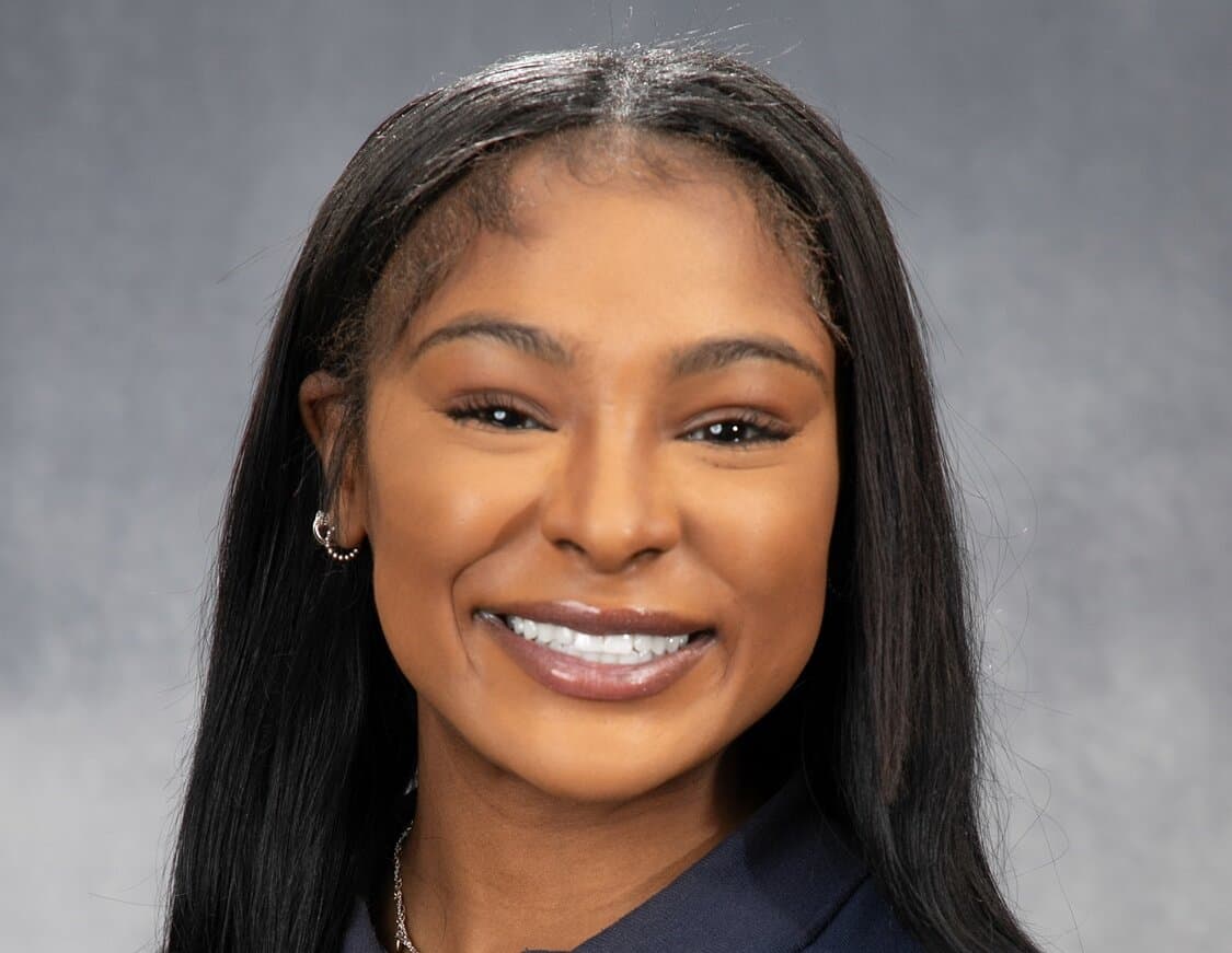 Ms. Akia