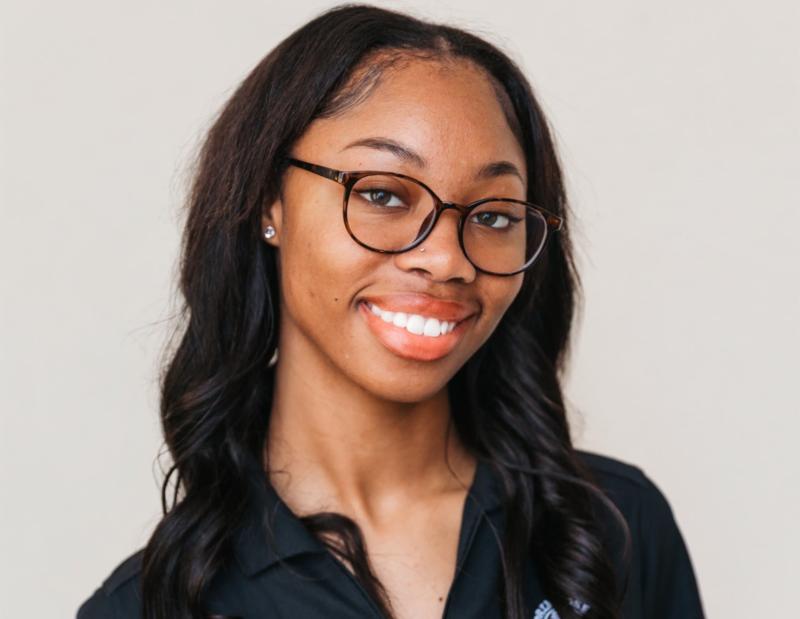 Ms. Kenyé