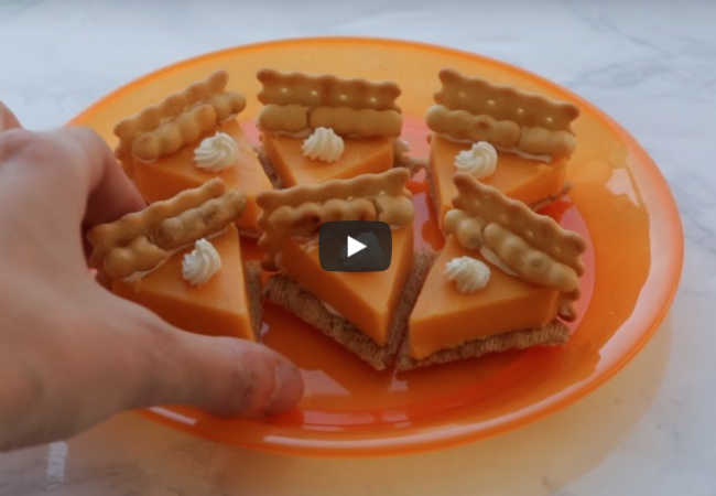 Snacktivity: Pumpkin Pie Cheese and Crackers